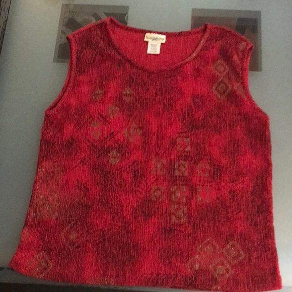TravelSmith! Pretty red, non-wrinkle travel tank top - Picture 1 of 3